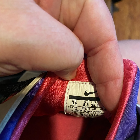 Nike size 6 youth - Picture 5 of 7